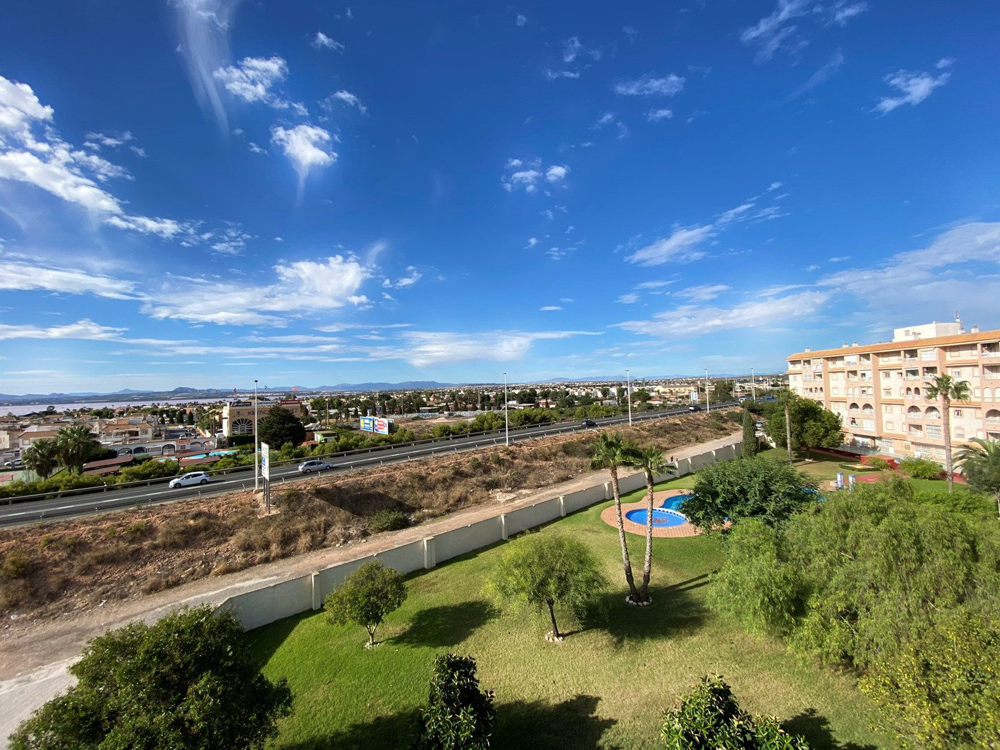 Magnífico apartamento con vistas abiertas Torrevieja con garaje